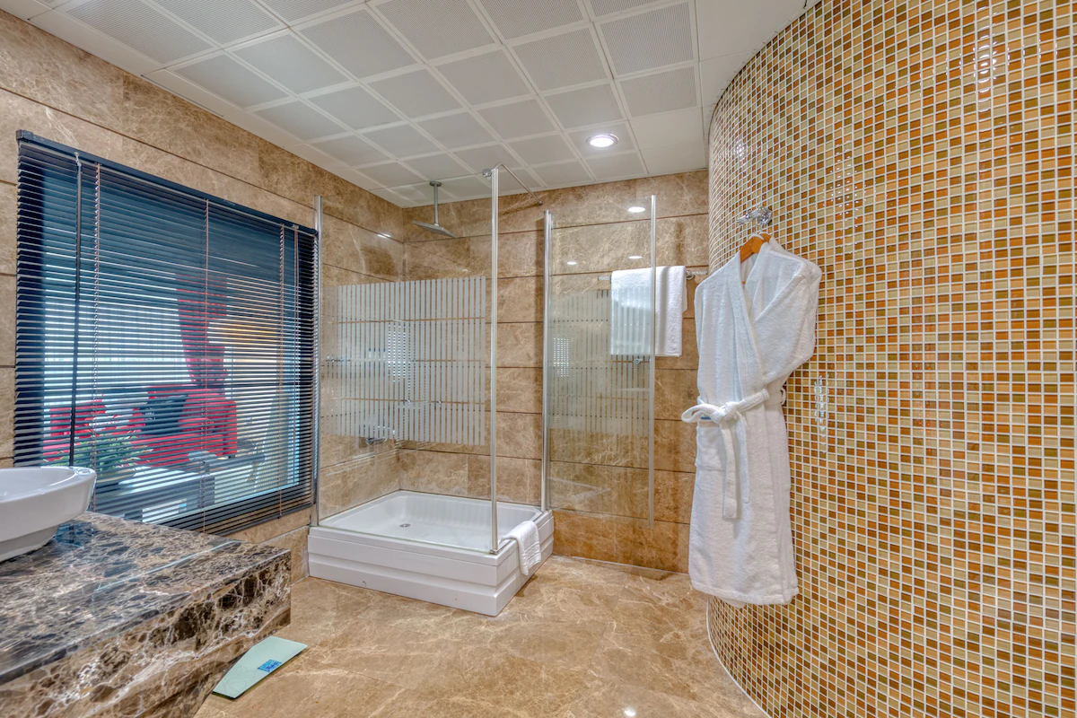 سرویس بهداشتی و حمام سی لایف فامیلی ریزورت